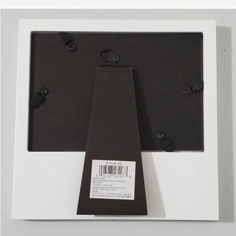 New Madlen International Picture Frame Womens Latina White 4X6 NWT